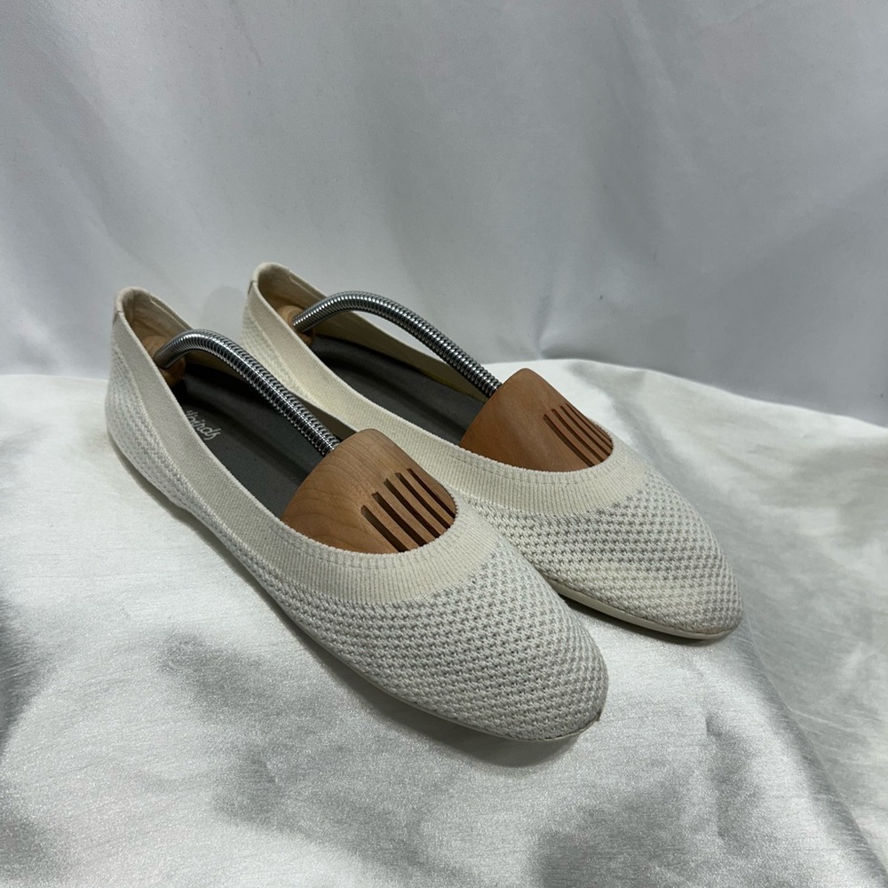 ALLBIRDS woven Cream Women's Flats with cushioned insole. Size 10.